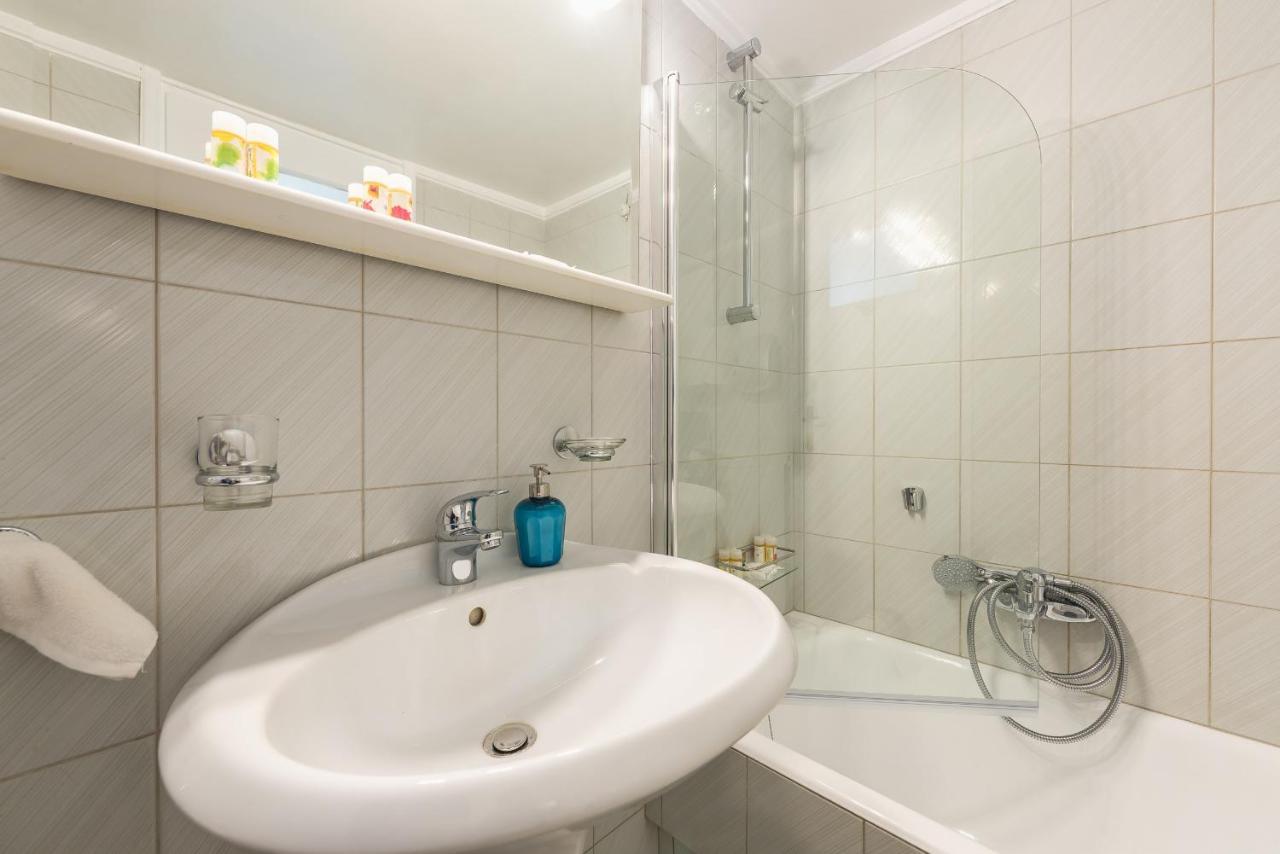 Cozy And Fresh Apt Close To Metro Athen Exterior foto